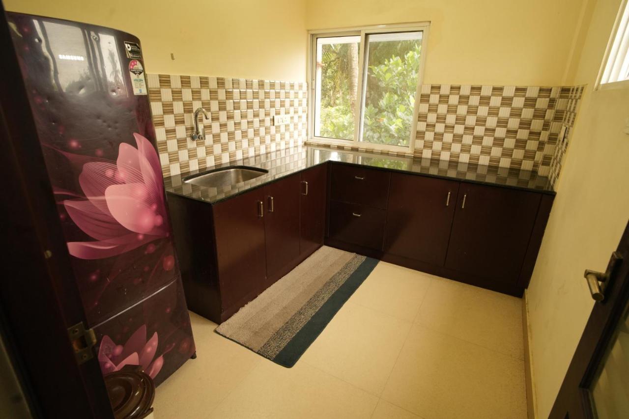 K V Suites Kochi Luaran gambar