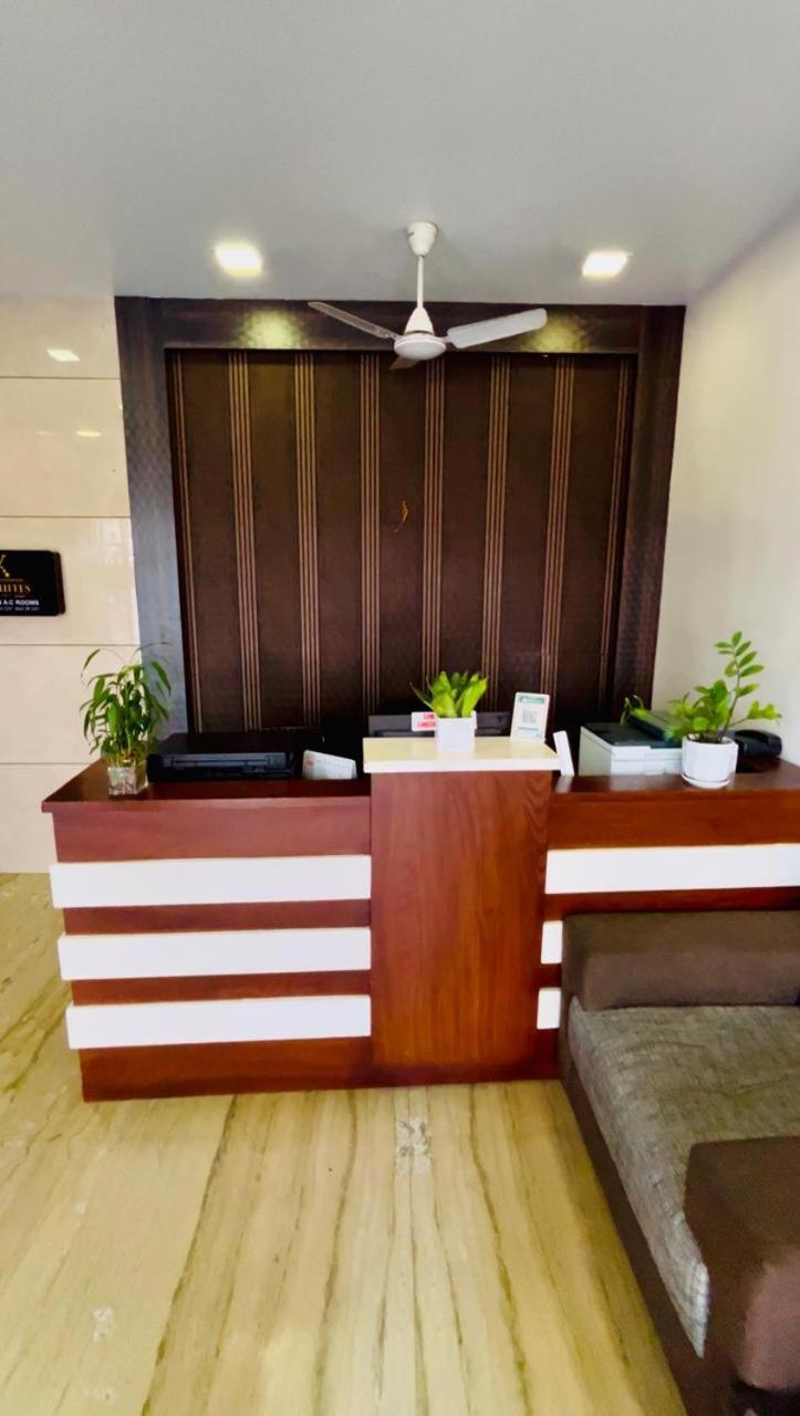 K V Suites Kochi Luaran gambar